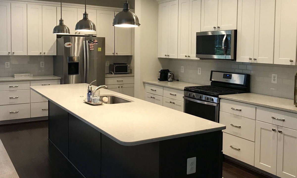Annapolis House | WALK TO THE STADIUM! Gorgeous, newly built 5 bedroom home.