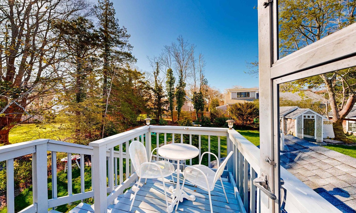 Vineyard Haven Apartment | Walk-up apartment with deck & grill - walk to beach & town