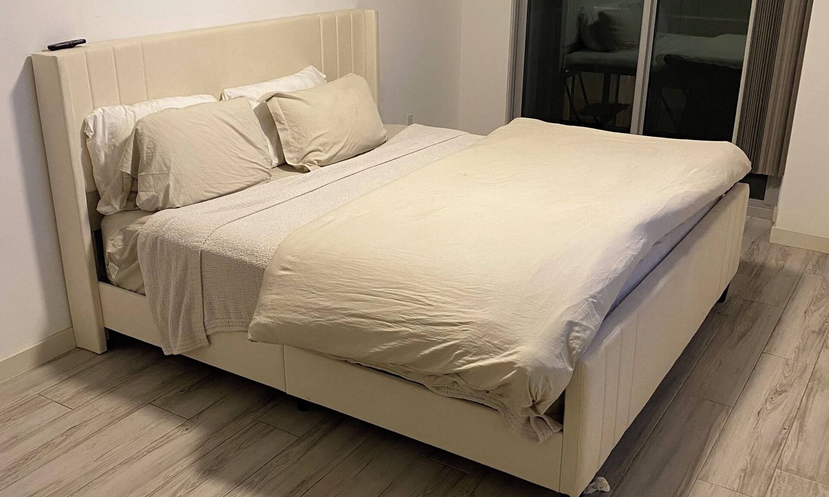 Queens Apartment | warm water front property great views