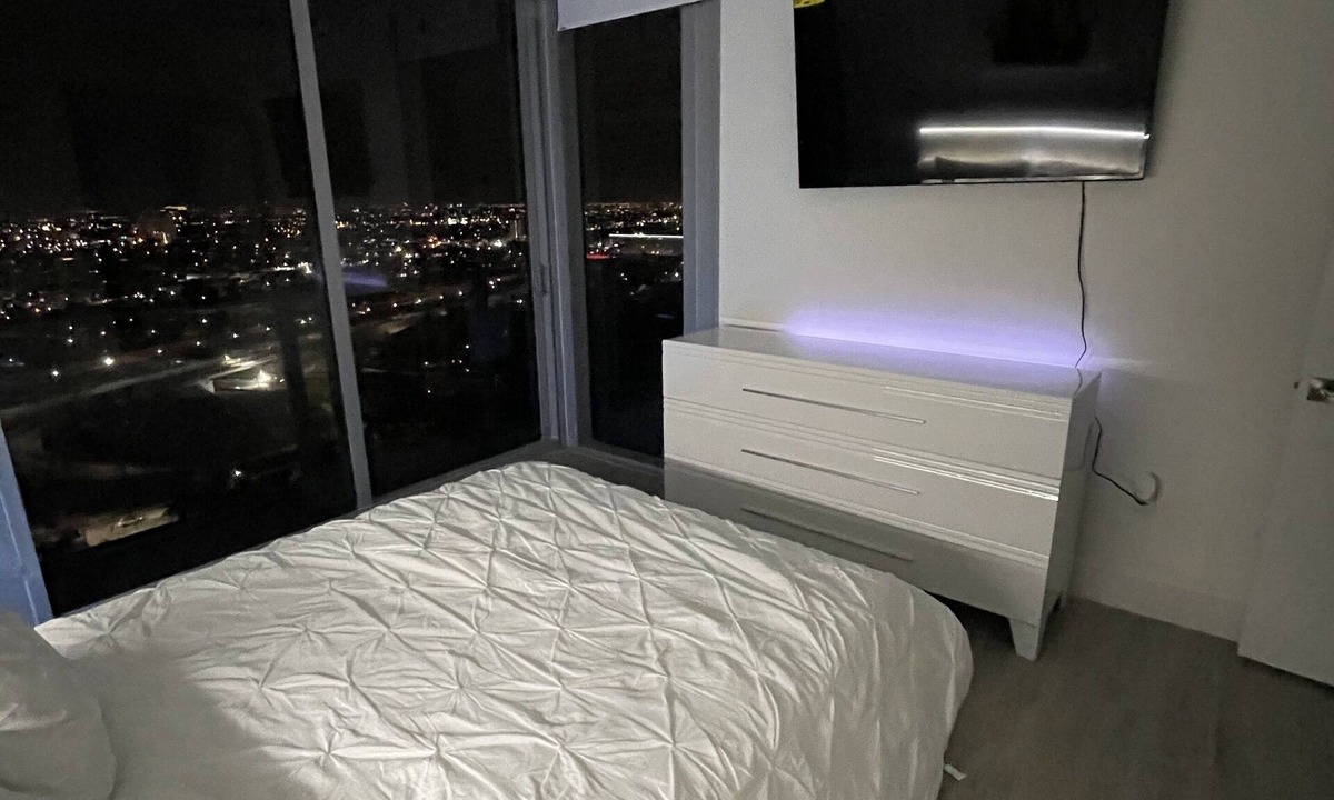 Allapattah Apartment | Water View luxury two bedroom condo