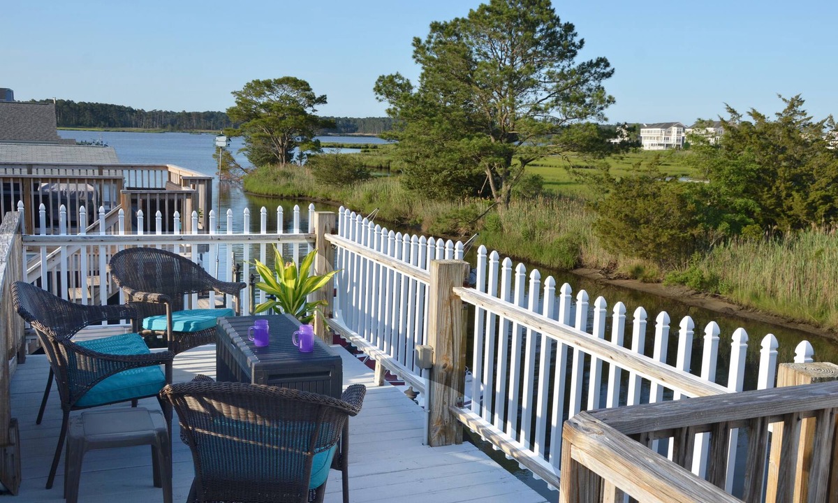 Selbyville House | Waterfront, 3 Bedroom Home in Quiet, Canal Community, 10 Mins from Ocean City MD