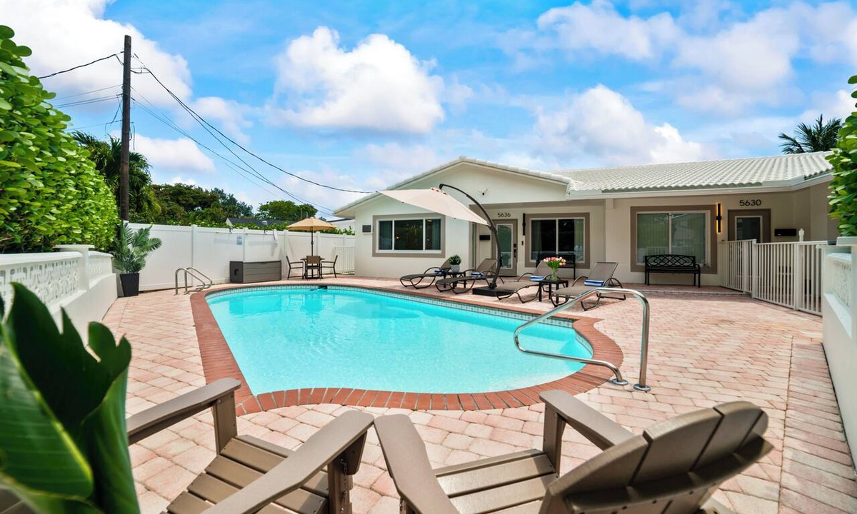 Imperial Point House | Waterfront 3 King Suites - Dock + Pool Near Beach - Paddleboards Included