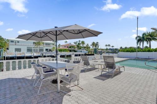Bermuda Riviera House | Waterfront Breeze Villa