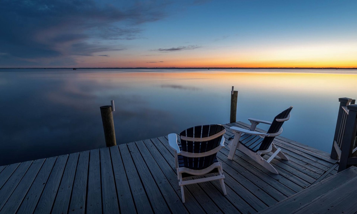 Sandbridge Cottage | Waterfront Cottage w/Dock/Kayaks + Dog Friendly