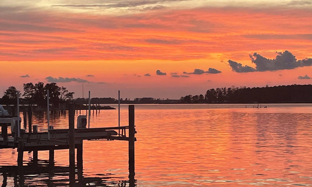 Woolford Cottage | Waterfront Fishing Creek Cottage with Guesthouse Pier-Kayaks-Fire Pit