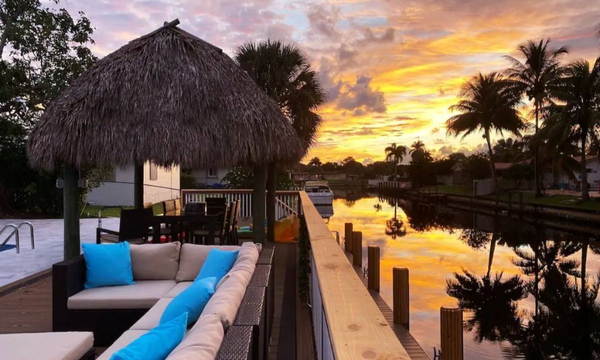 Plantation House | Waterfront Fort Lauderdale House with Heated-pool - 3 Bedrooms 1.5 bathrooms