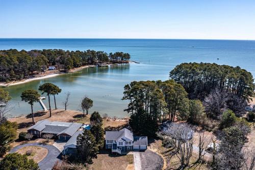 Reedville House | Waterfront Gem w/Deck & Views on Chesapeake Bay!