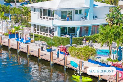 Coral Ridge House | Waterfront Heated pool Dock Access Your Own Resort SaltAire Key RESlDENCES