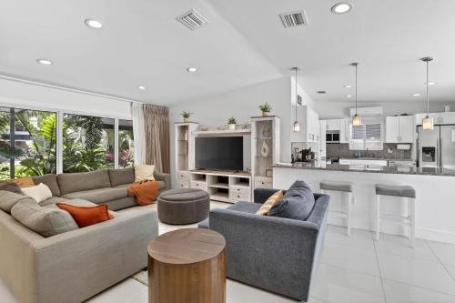 Riverside Park House | Waterfront Oasis with Private Pool