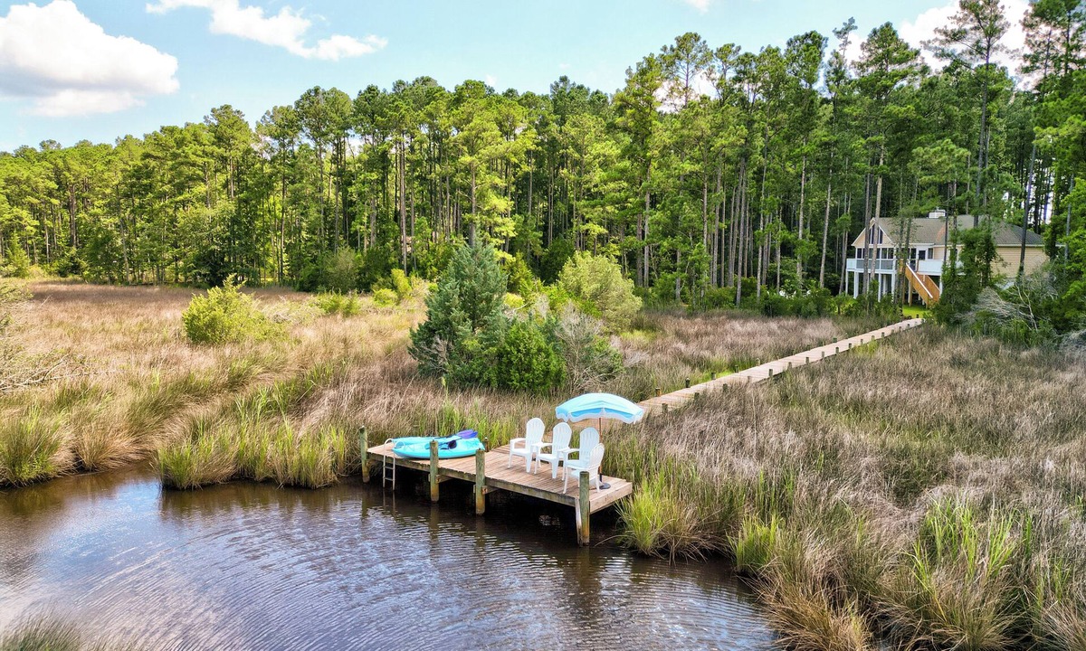 Oriental House | Waterfront. Private Dock for Boat. Pet-friendly. 10 mins to Downtown Oriental.