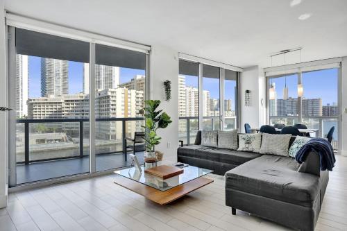 Hallandale Beach Apartment | Waterfront Retreat with Great Views - King Bed