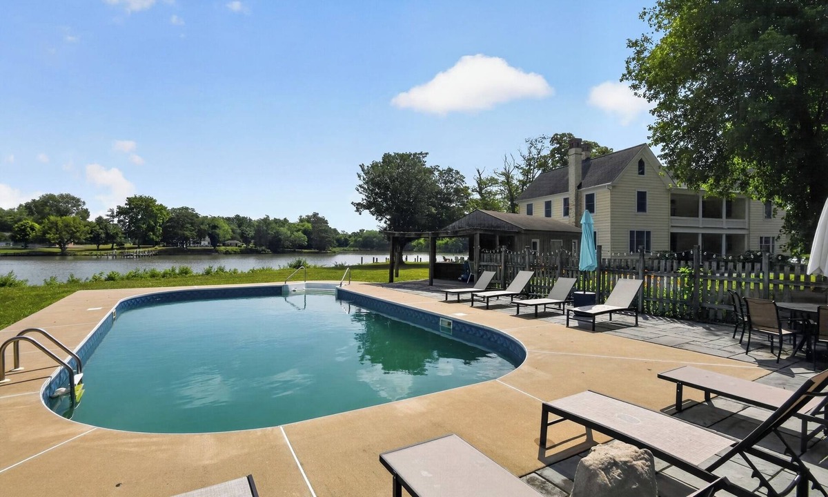 Cambridge House | Waterfront Retreat on Maryland's Eastern Shore