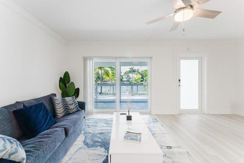 Boca Raton Apartment | Waterfront Retreat Views, Pool, Hot Tub, Gym Walk to Beach & Boca Resort!