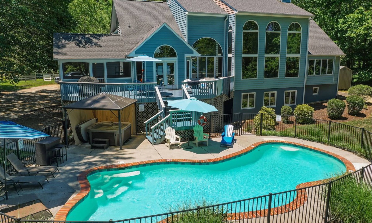 Lancaster House | Waterfront Retreat w/Pool, Hot Tub, Dock & Sand Beach. Relax & enjoy the Rivah!