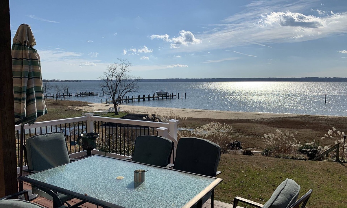 St. Leonard House | Waterfront riverhouse on a beautiful farm only 50 minutes from DC