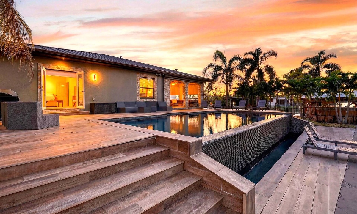 Fort Lauderdale House | Waterfront Stay + Infinity Pool + Dock + Outdoor Bar + Beach Access | World Cup