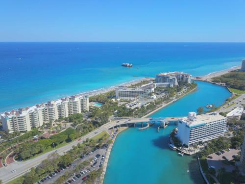 Boca Raton Resort | Waterstone Resort & Marina Boca Raton, Curio Collection by Hilton