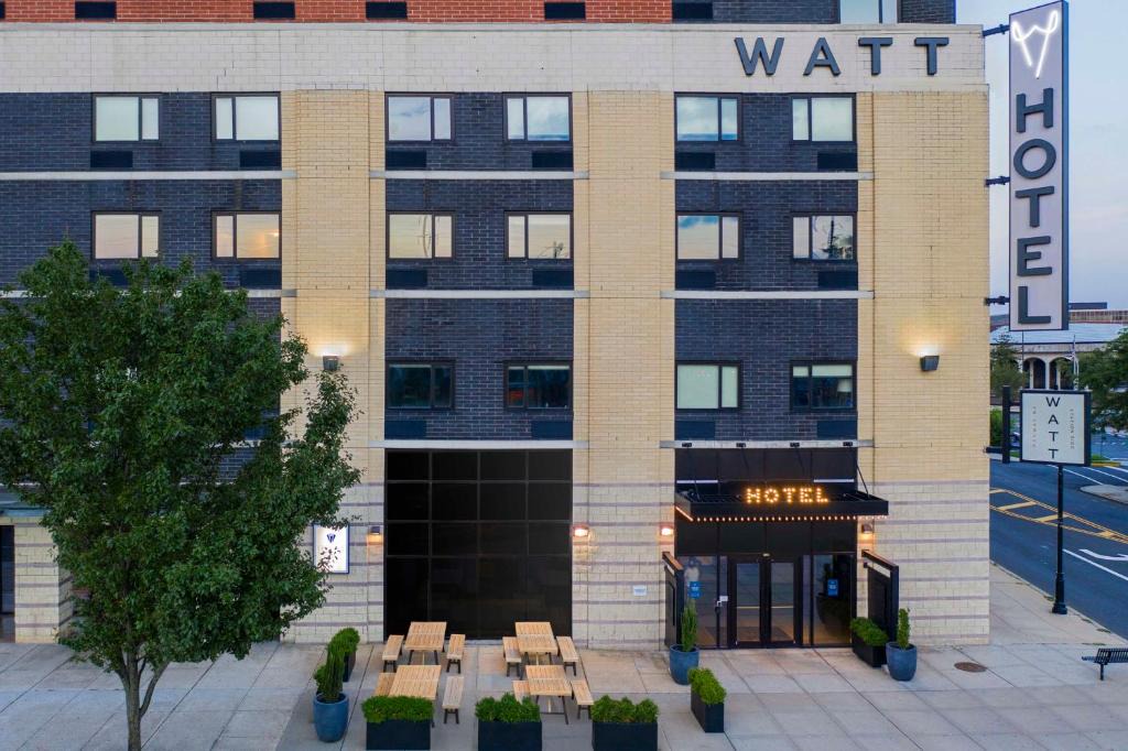 Rahway Hotel | Watt Hotel Tapestry Collection by Hilton