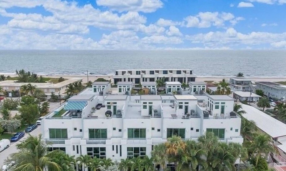 Pompano Beach House | Welcome to Ocean Pearl – Steps from the Beach, Rooftop Terrace/Private Elevator