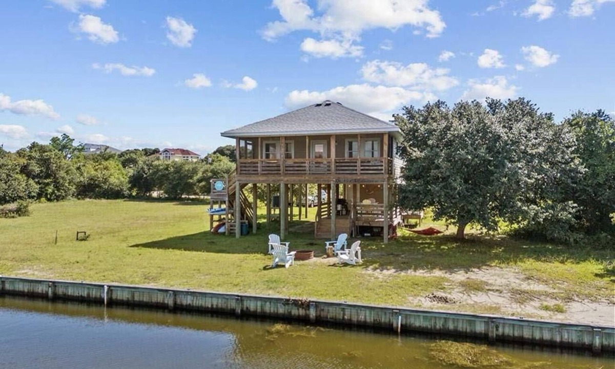 Carova Beach Cottage | Welcome to the Cool Change Beach Cottage, Canal front 4x4 area of Carova Beach.