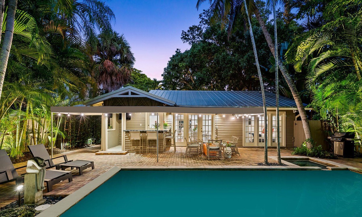 Colee Hammock House | Welcome to Victoria's Park Best Kept Secret, The Hideaway!!!