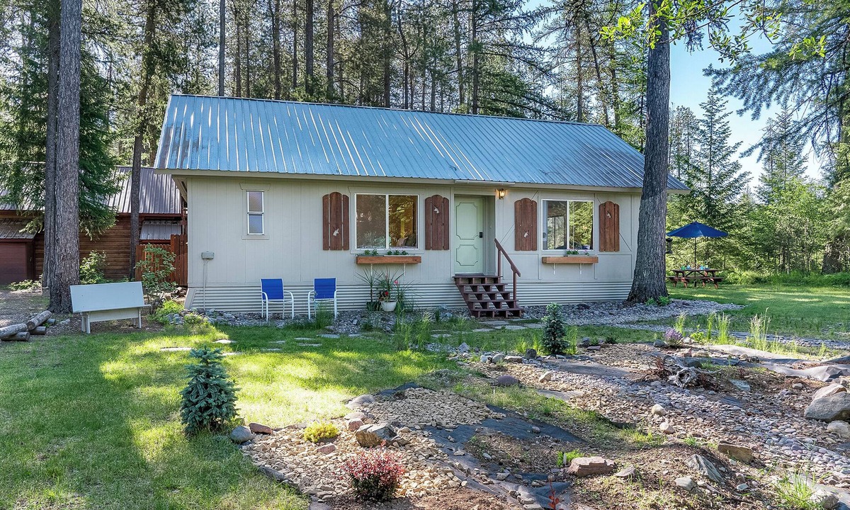 West Glacier House | West Glacier Glamper, 2 Bedroom, 2 Bathroom, 5 Min from West Glacier and The Village