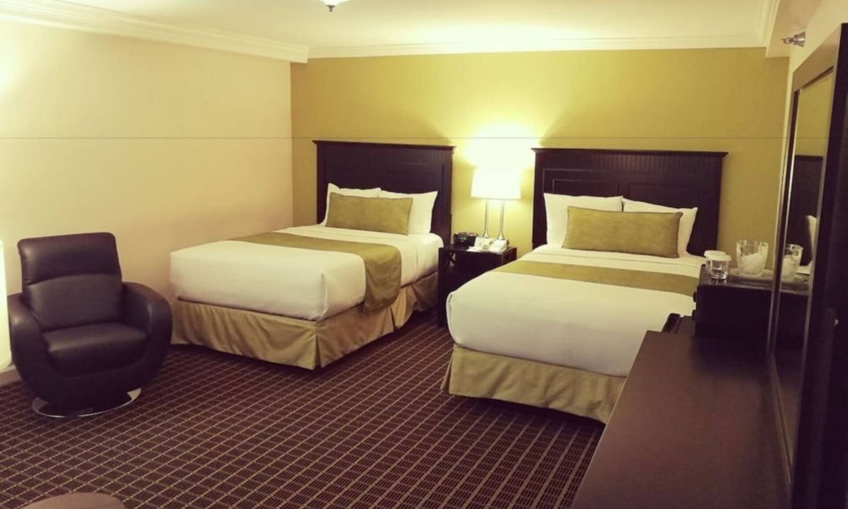 West Orange Hotel | West Orange Comfort Stay with Gym. Relax & Unwind