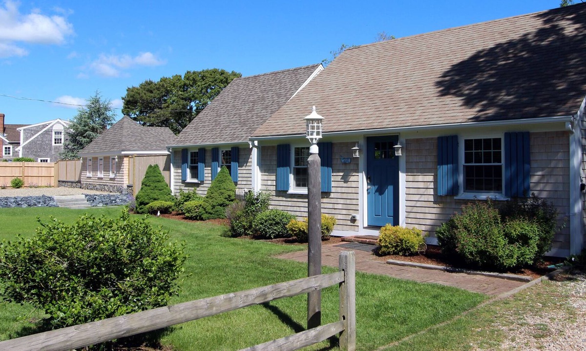 Dennis Port House | Whalecome! Stroll to Haig's Beach | Private Inground Saltwater Pool & Cabana
