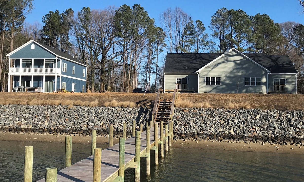 Reedville House | When you want to get away from everything Magnolia shores 2 acres of tranquility