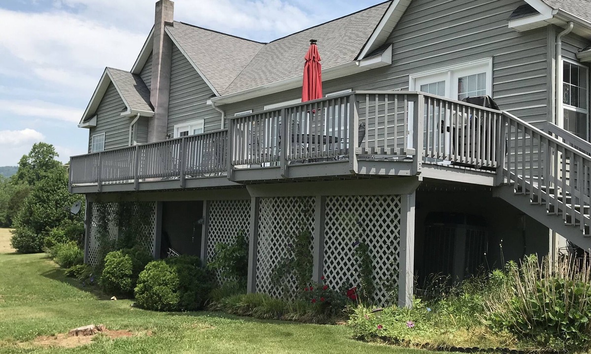Lovingston House | Where the Mountains Meet Your Idea of Perfect