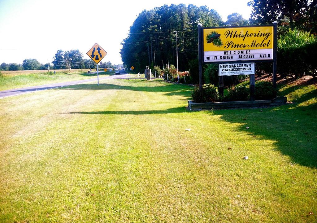 White Stone Hotel | Whispering Pines Motel