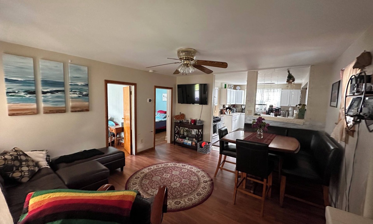 North Adams Apartment | Wilco wknd - 10 min walk to MassMoca 2-bedroom apartment with AC