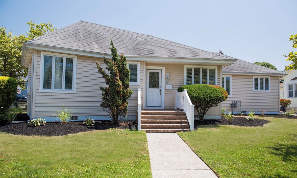 North Wildwood House | Wild Flip Flops by Victory Properties - Sleeps 10 - Single Family Home w/parking