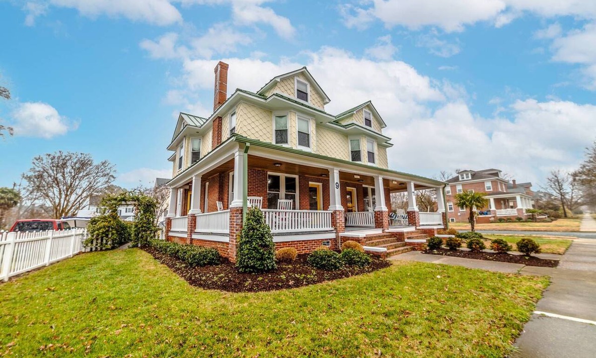 Sea Cottage Addition House | Wild Oats Home, Steps to Beach & Pet-Friendly