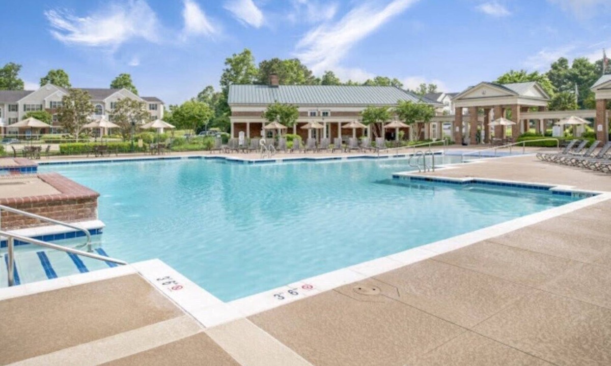 Berkeley Villa | Williamsburg | Family Heritage Stay | Pool + Hot Tub | 2BR Condo