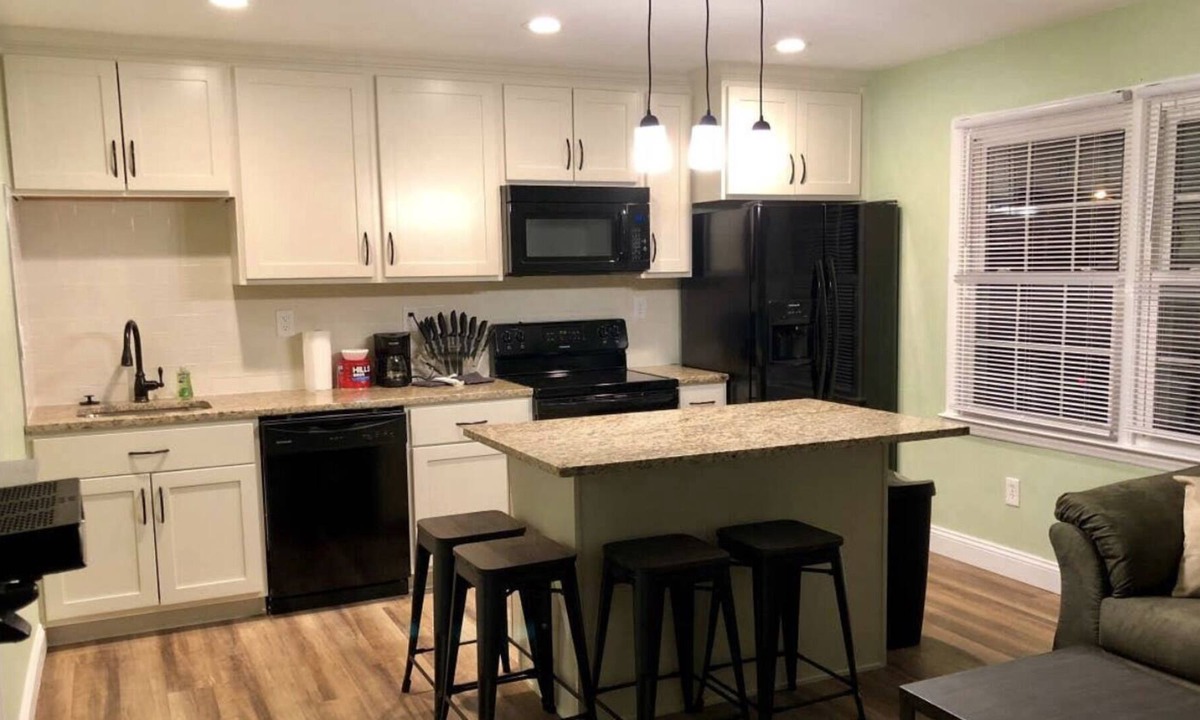Willoughby Spit Condo | Willoughby Escape Suite 2