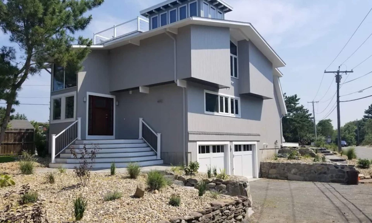Gloucester House | Wingaersheek, Private and Public Beach Luxury Home