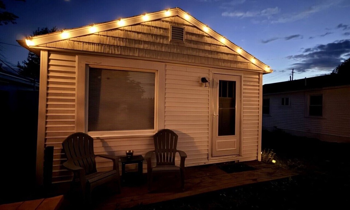 Geneva-on-the-Lake Cottage | Wonderful and Quaint GOTL Cottage- Pet Friendly!