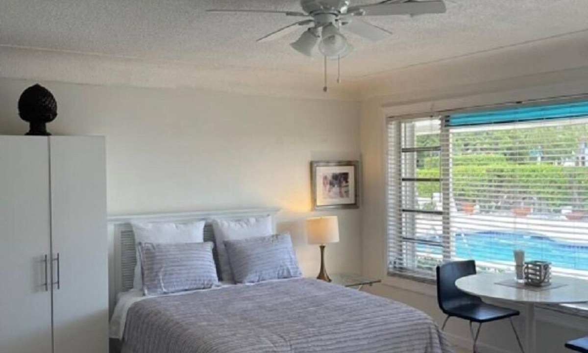 East Fort Lauderdale Apartment | Wow! Beautiful studio (walk to the beach)(2325-3)