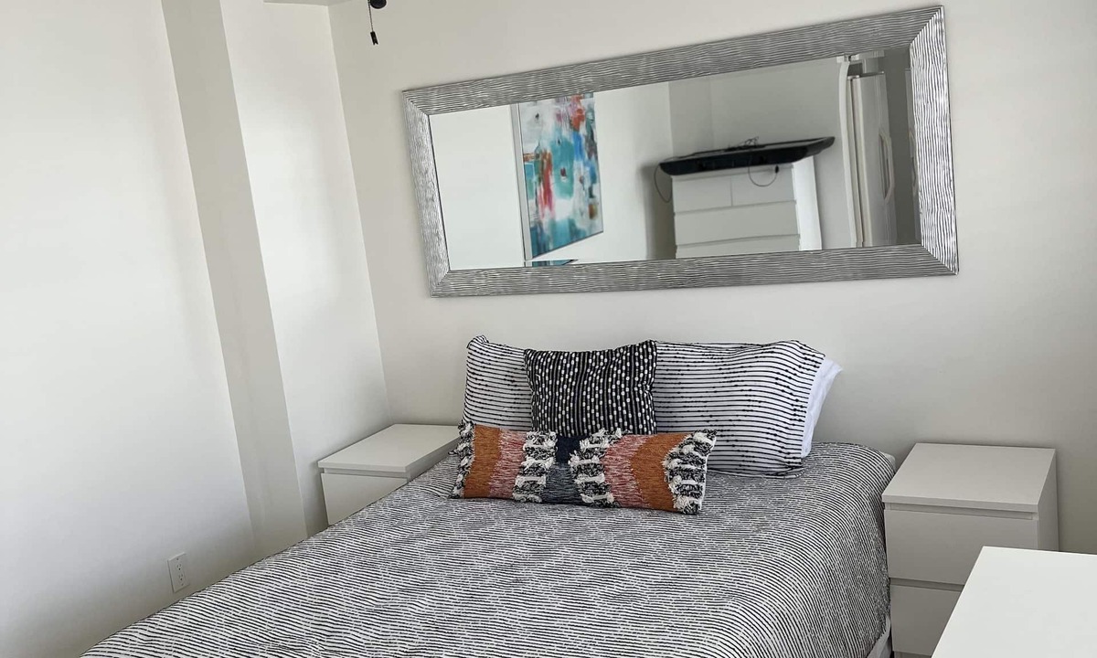 East Fort Lauderdale Apartment | Wow! Beautiful studio (walk to the beach)(2325-5)