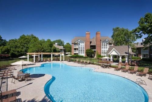 Coliseum Central Apartment | Wyndham 915 1BR Gem Perfect for Couple