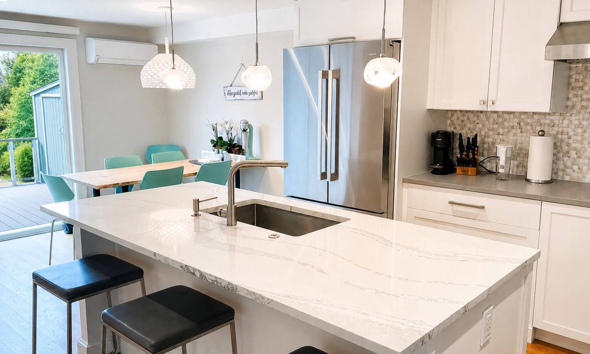 Hyannis Condo | Yachtsman Condo-Updated Waterview 3 Bdrm -Rooftop Deck-A/C Private Association Beach and Pool-Unit 32