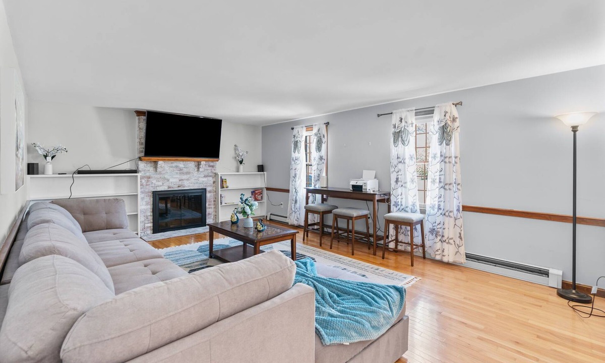 Yarmouth Port House | Yarmouth Family Retreat Beach, Firepit, BBQ
