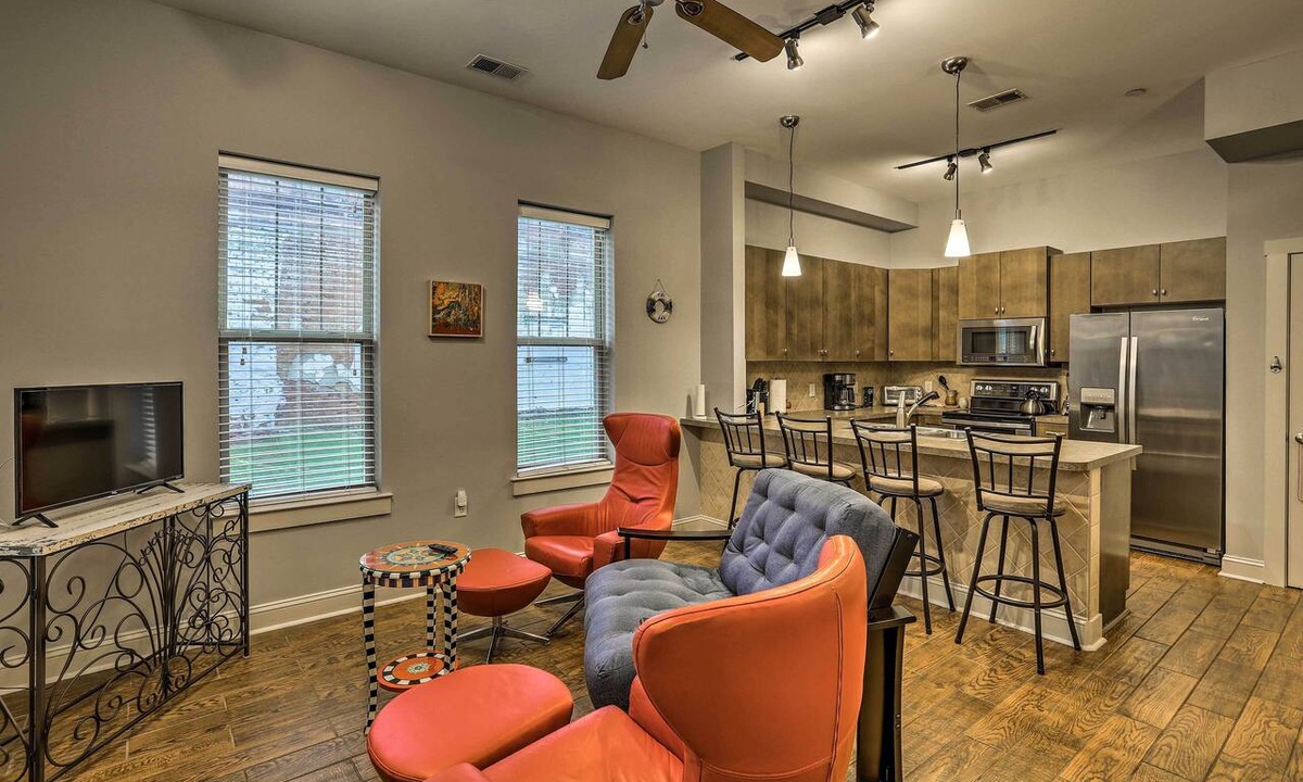 River District Condo | Your 2BD Wilmington Spring Break Retreat!