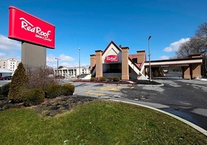 2-Star Hotel ∙ Red Roof Inn and Suites Newark - University