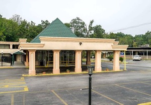 2-Star Hotel ∙ Rodeway Inn Newark