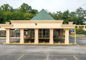 2-Star Hotel ∙ Rodeway Inn Newark
