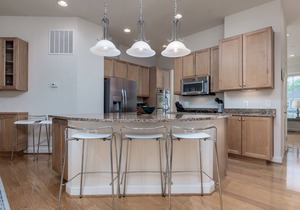 BEAUTIFUL HOME IN THE PENINSULA! 33500 Marina Bay