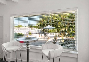 Boutique style apartment in a dream location with pool 200 meters from the beach R