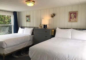 Bradford Carriage House & Motel